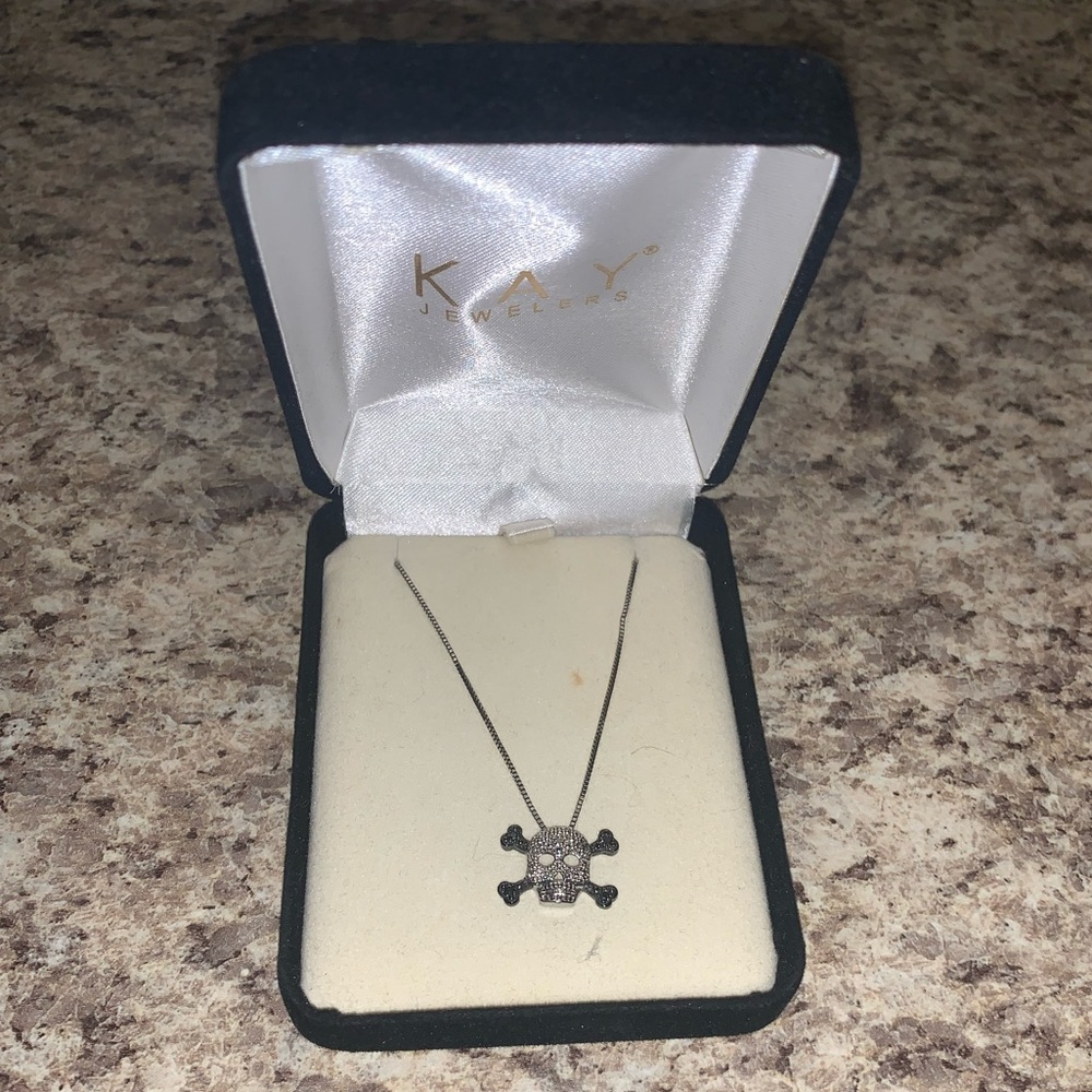 Skull necklace